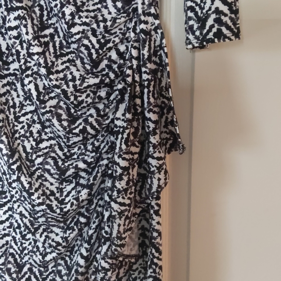 Black & White faux wrap dress size small - Picture 3 of 4
